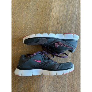 Nike Girl’s Cheetah print running shoe‎ size 6.5